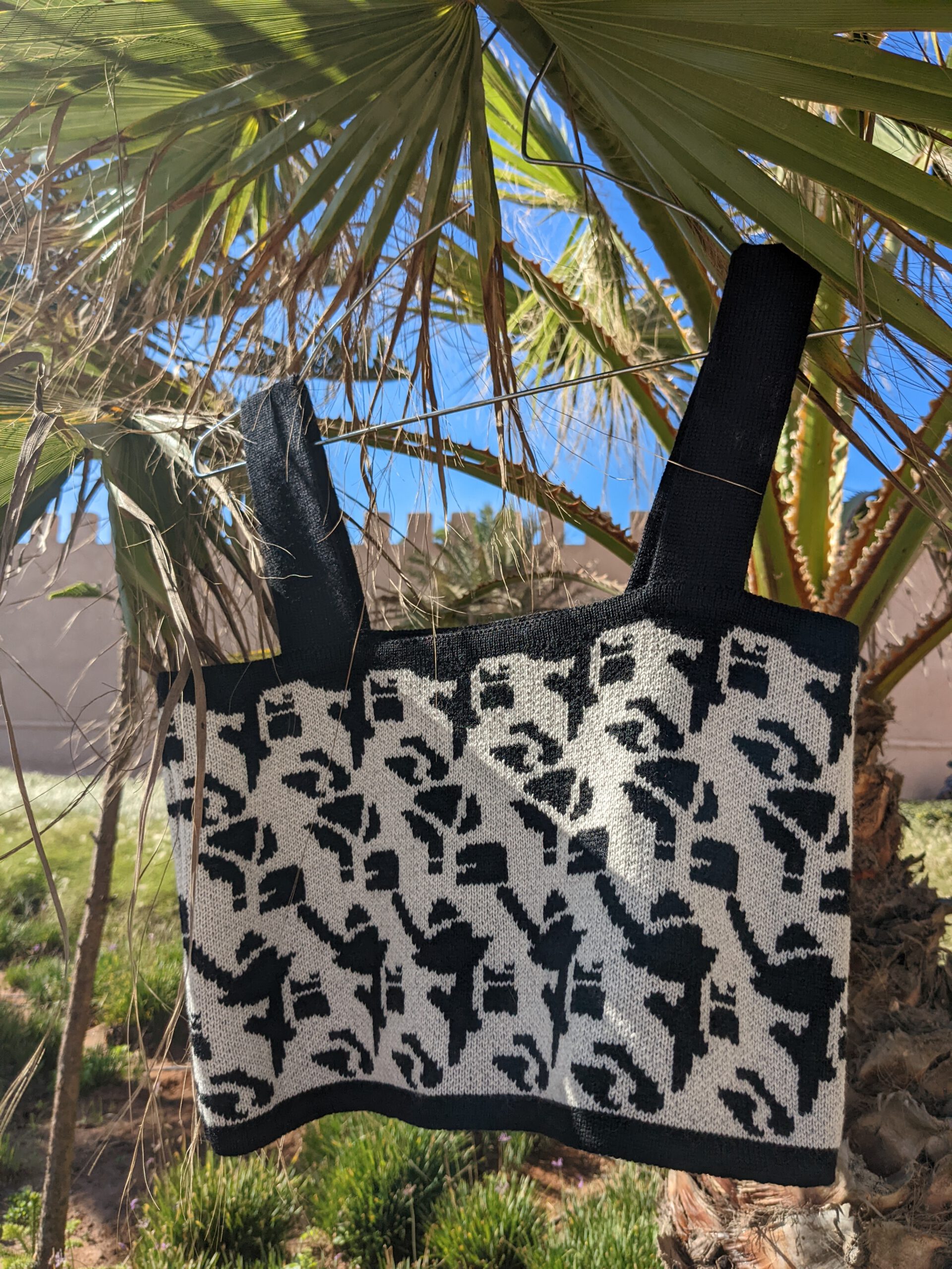 Top 'BOTTLE' b-w – Bild 4